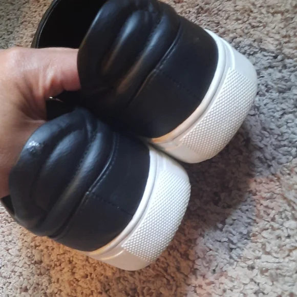 Size 8 Steve Madden black quilted skate shoes - Picture 3 of 7